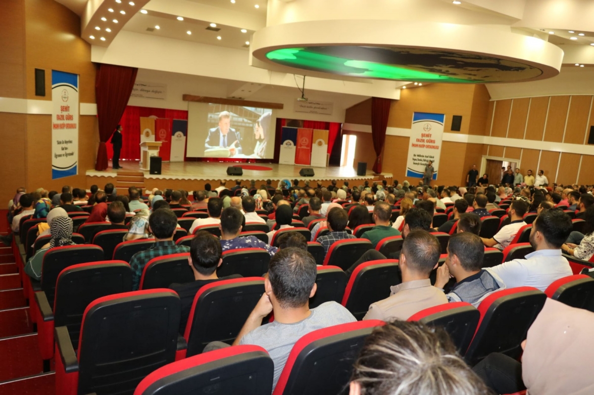  Türkçe öğretmenlerine zümre toplantısı