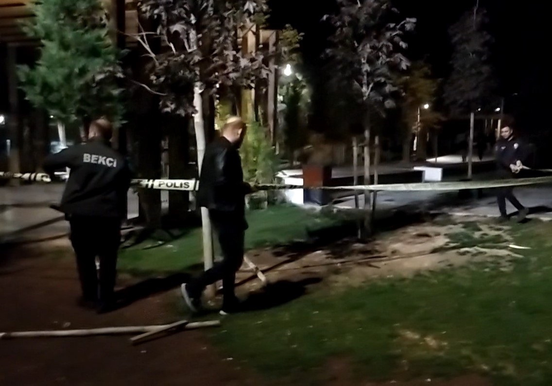 Besni’de bıçak ve sopalı kavga