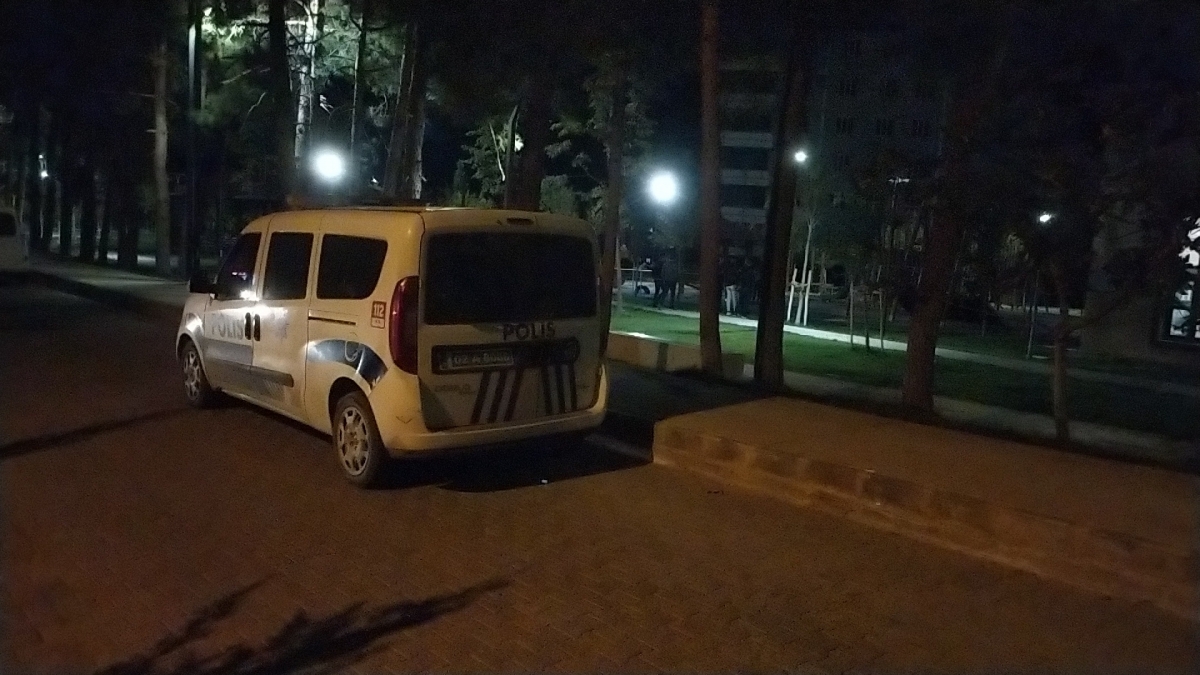 Besni’de bıçak ve sopalı kavga