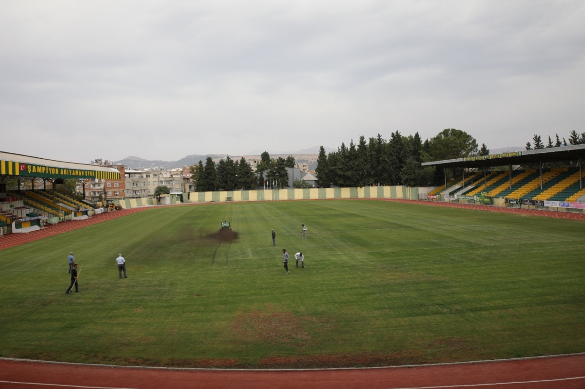 Atatürk stadyumunda bakım çalışmaları