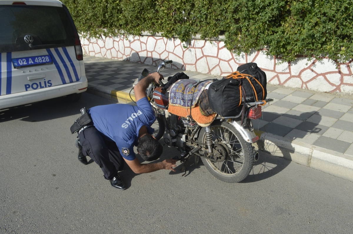 Plakasız motosiklet çalıntı çıktı-