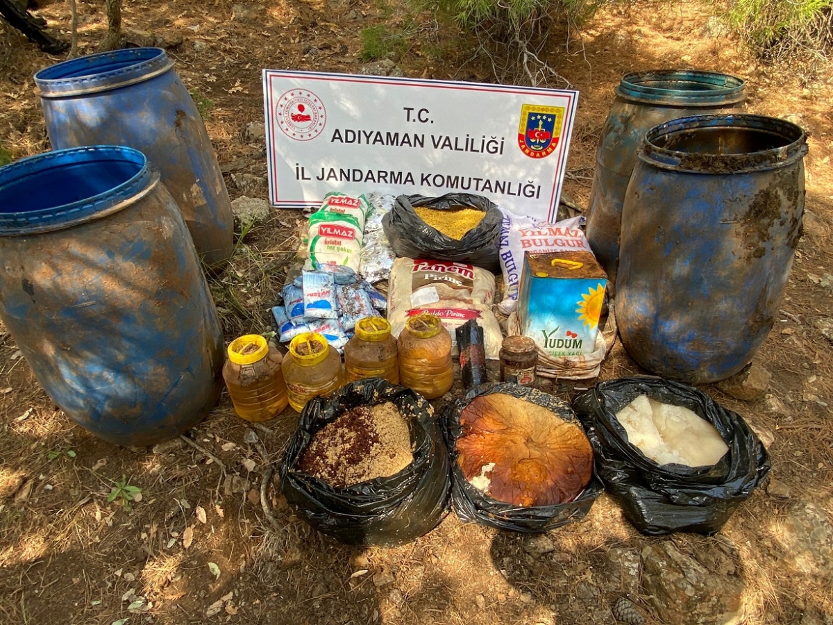 PKK'ya ait yaşam malzemesi ele geçirildi