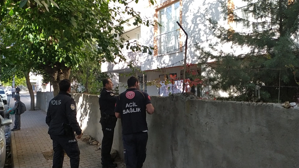 Yaşlı kadın evinde ölü bulundu