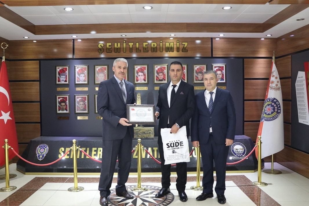Başarılı polisler ödüllendirildi