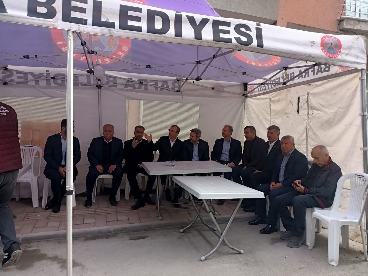 Vali Çuhadar’ın Babası Yaşar Çuhadar dualarla son yolculuğuna uğurlandı