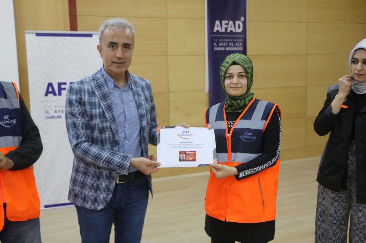 AFAD gönüllüleri kimliklerini aldı