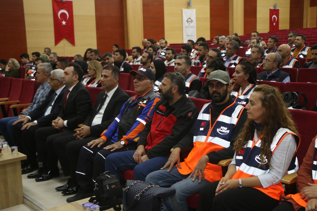 AFAD gönüllüleri kimliklerini aldı