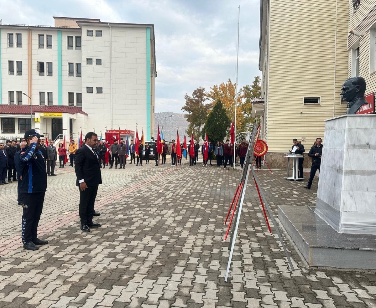 Gölbşaı'nda 10 Kasım töreni