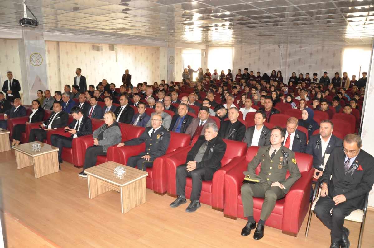 Gölbşaı'nda 10 Kasım töreni