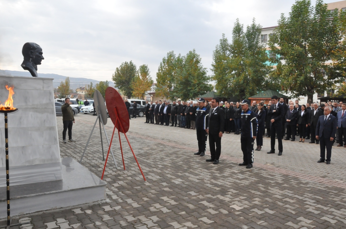 Gölbşaı'nda 10 Kasım töreni