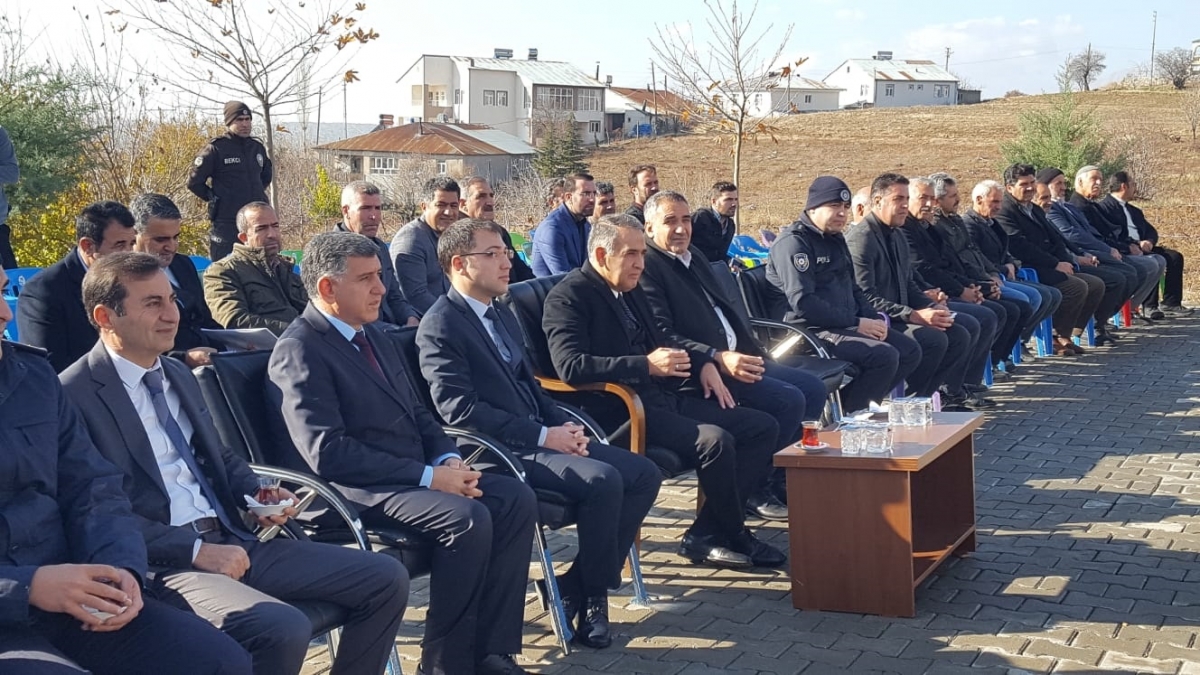 Sincik ve Samsat’ta meyve fidanı dağıtıldı