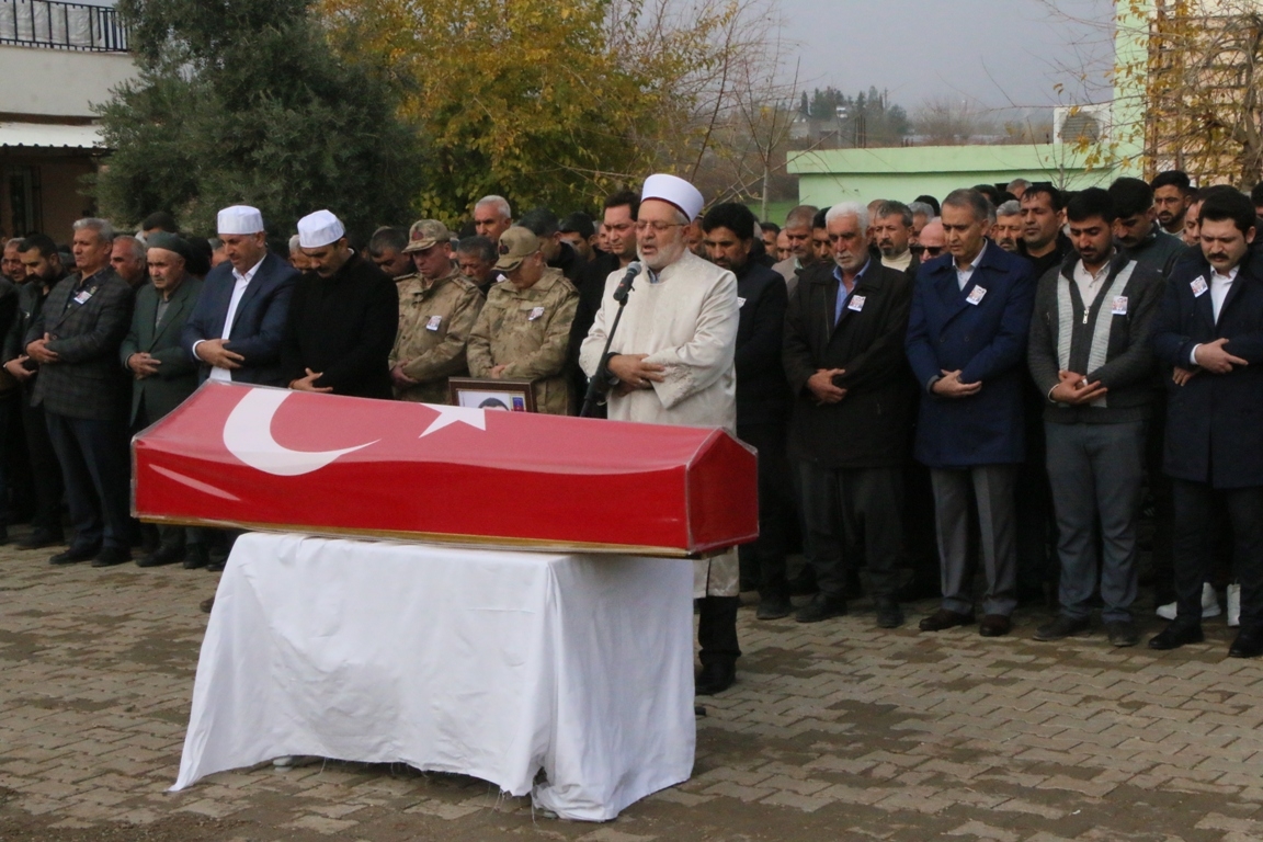 Astsubay Emrah Daşkol , toprağa verildi