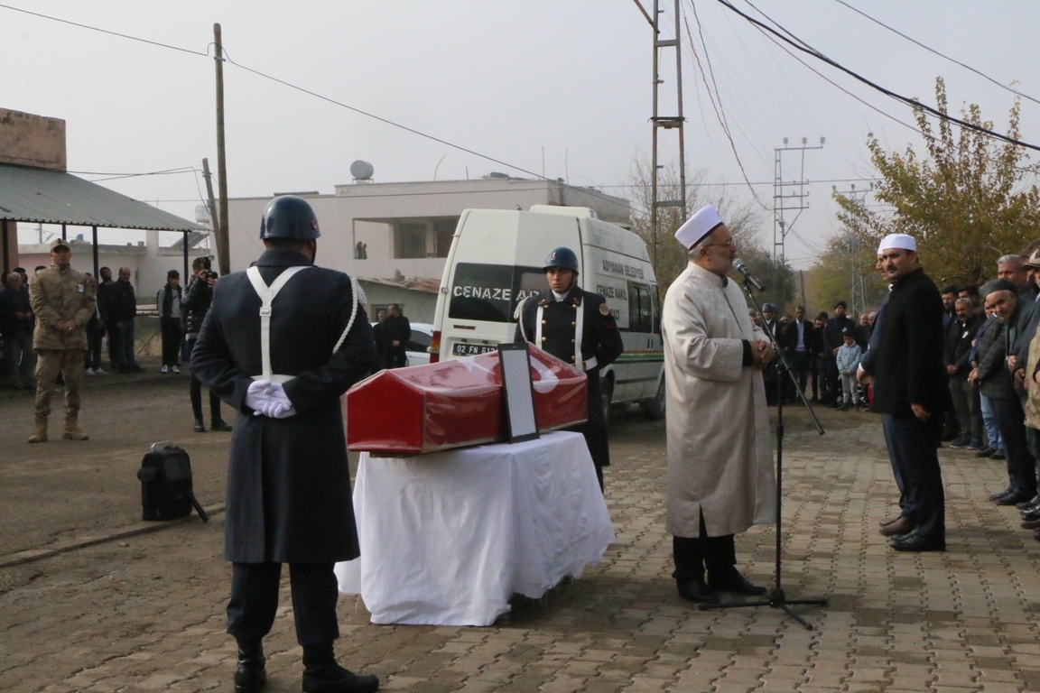 Astsubay Emrah Daşkol , toprağa verildi