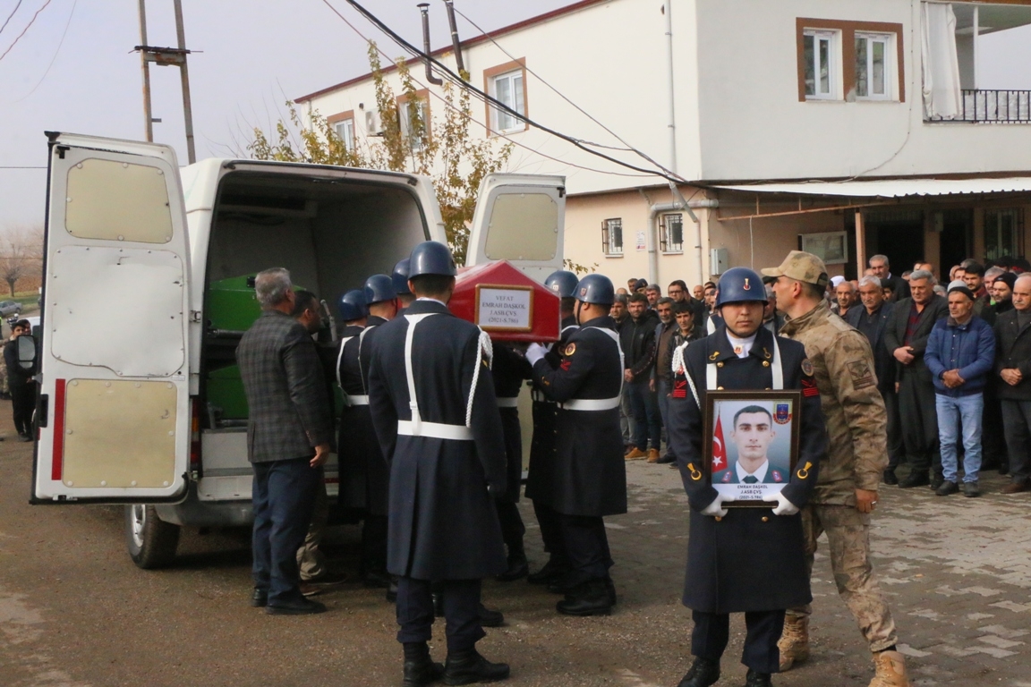Astsubay Emrah Daşkol , toprağa verildi