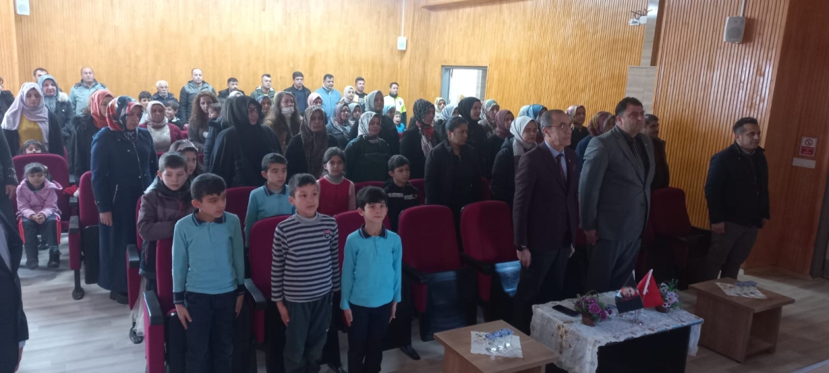 Gölbaşı’nda 11879 öğrenci karne aldı.