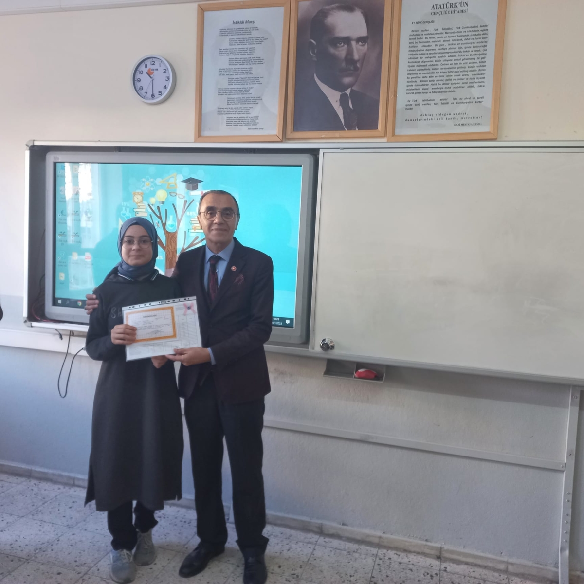 Gölbaşı’nda 11879 öğrenci karne aldı.