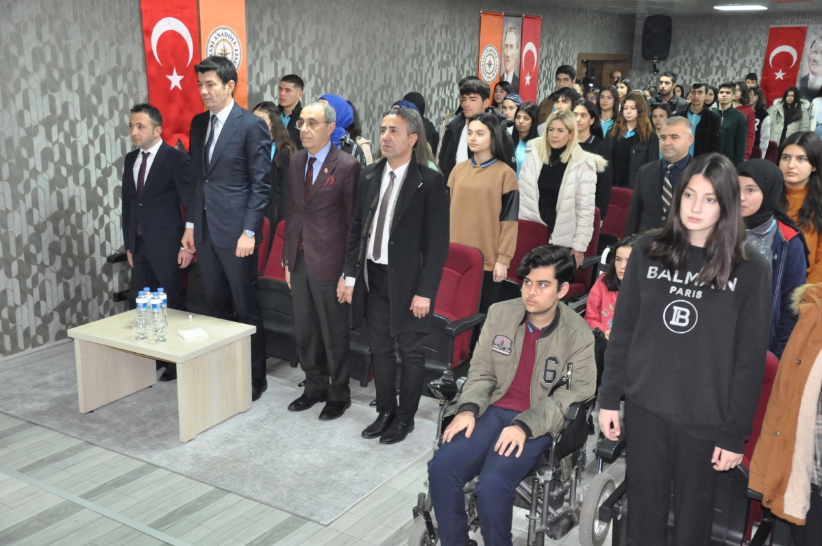 Gölbaşı’nda 11879 öğrenci karne aldı.