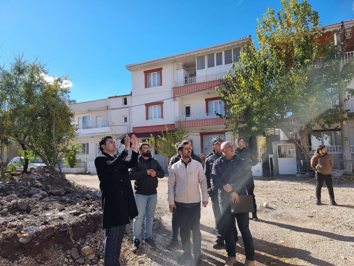 Kaymakam Seyhan,İnceleme