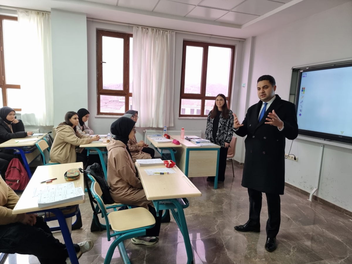 Kaymakam  Okul ziyaretleri