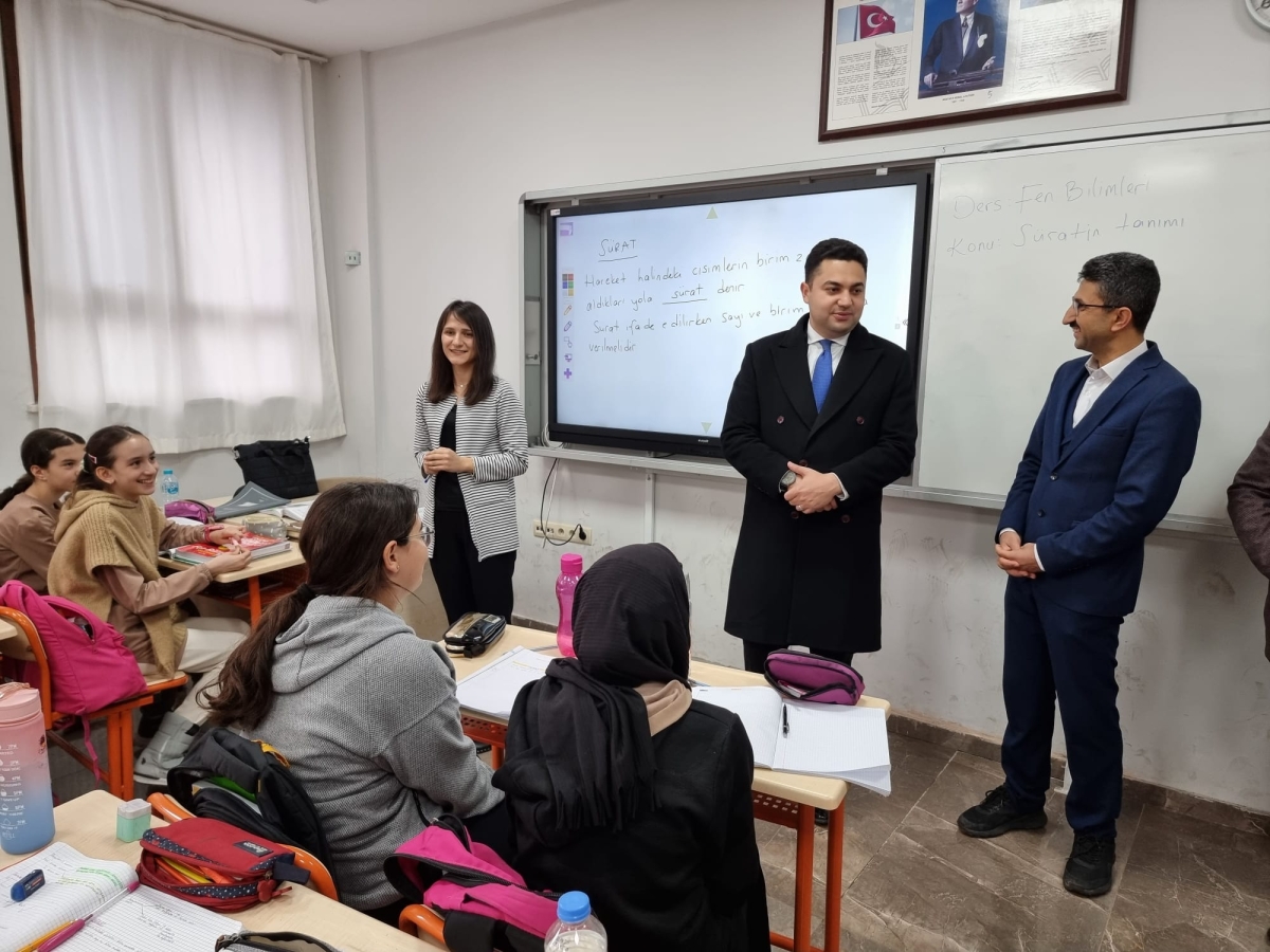 Kaymakam  Okul ziyaretleri