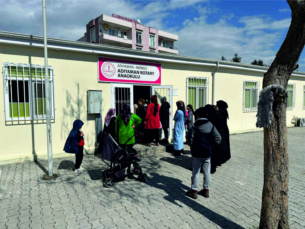 ROTARY’DEN ÖĞRENCİLERE KİTAP DESTEĞİ 