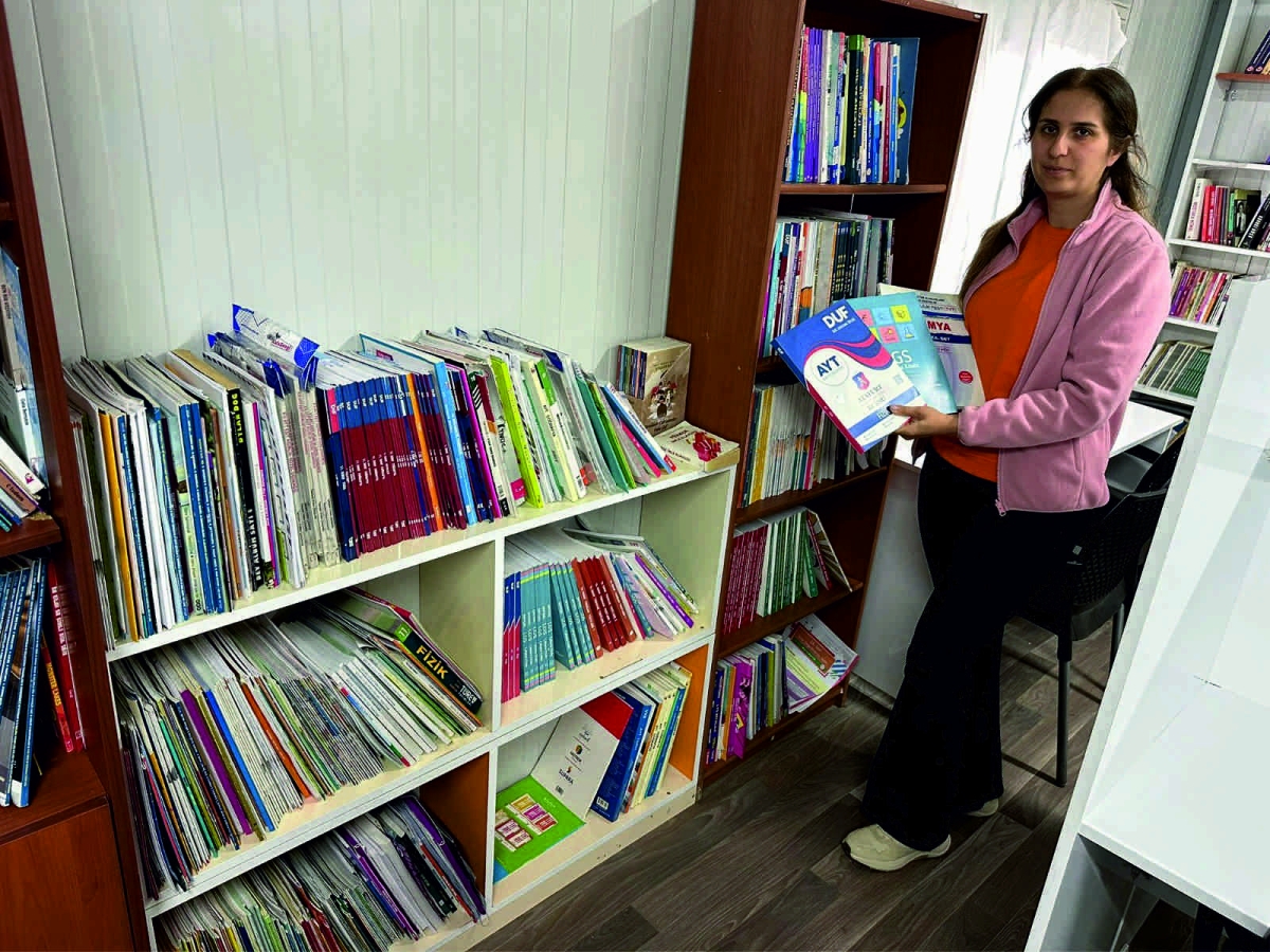 ROTARY’DEN ÖĞRENCİLERE KİTAP DESTEĞİ 
