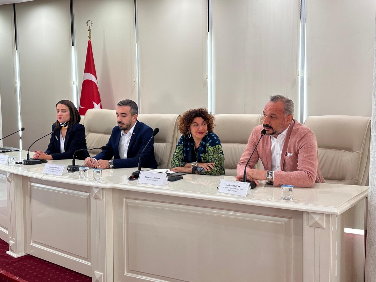 ADIYAMANLI GENÇ KIZLAR VE GİRİŞİMCİ KADINLARA BINYAPRAK’TAN MENTORLUK DESTEĞİ: DEPREMİN YARALARINI SARIYORLAR