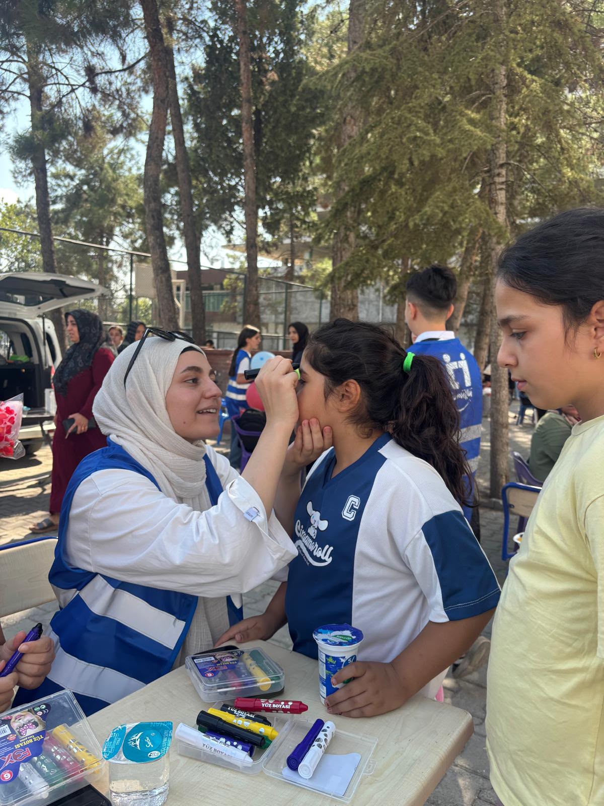 çocuklar gülsün diye