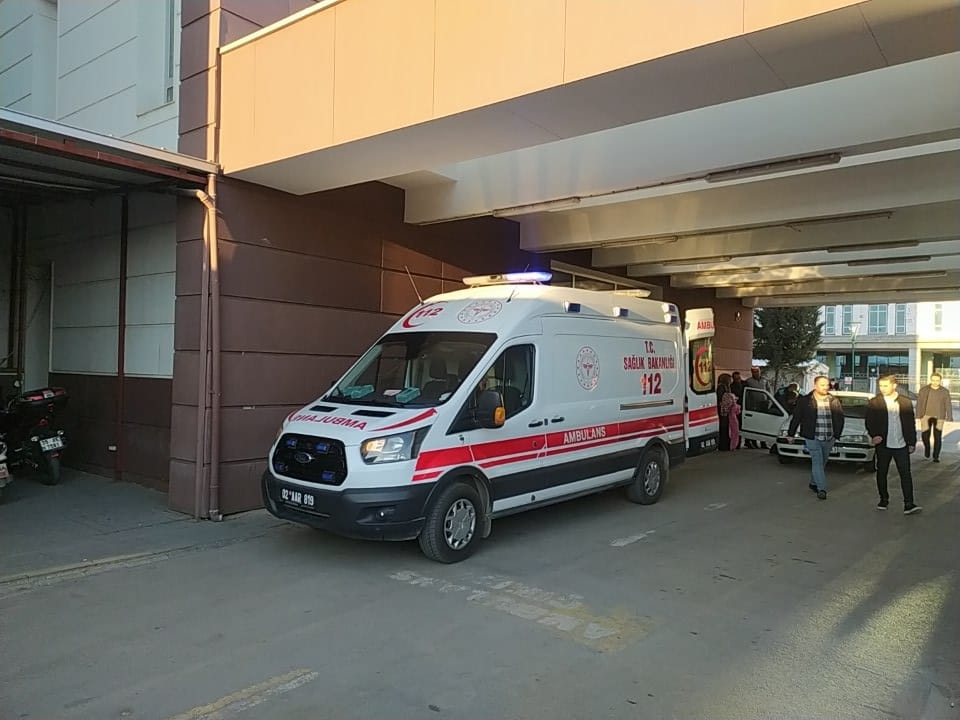 İki grup arasında bıçakla kavga: 2 yaralı