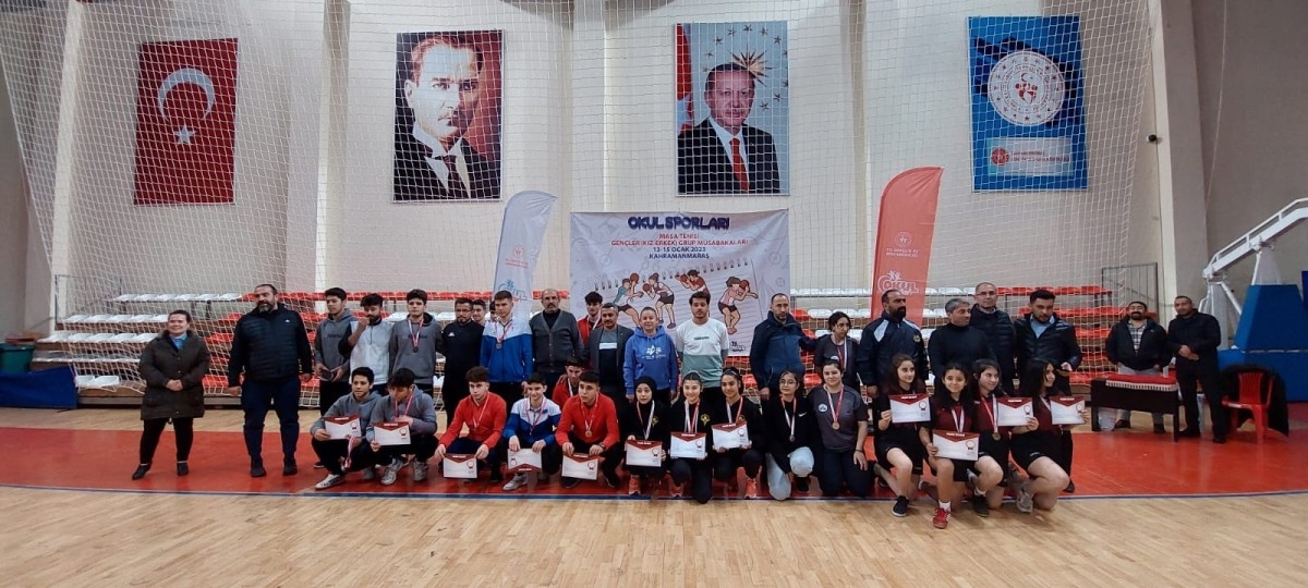 Masa tenisinde kızlar finalde
