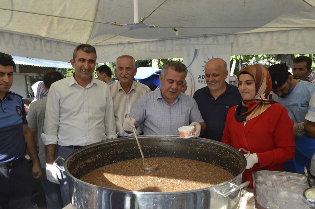 Adıyaman Belediyesi'nden 5 bin kişilik aşure ikramı