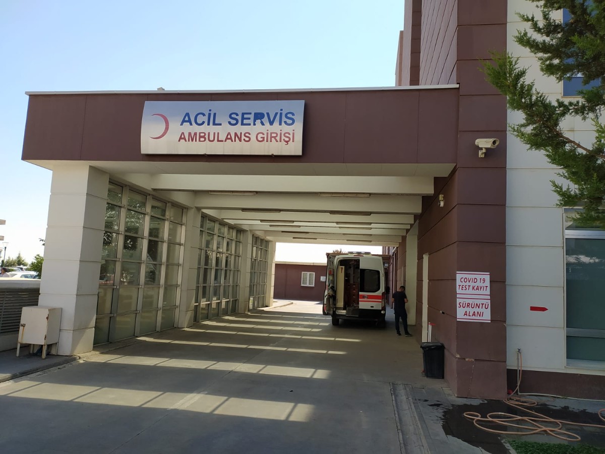 İnşaattan düşen bekçi ağır yaralandı