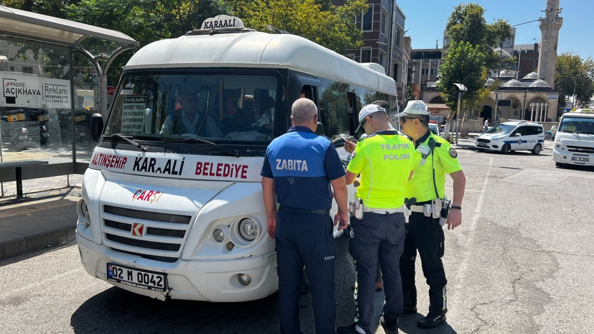 Şehir içi minibüsleri denetlendi 
