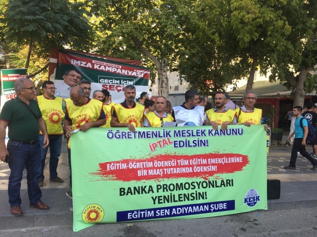 Eğitim Sen üyeleri, Öğretmenlik Meslek Kanunun iptal edilmesini istedi 