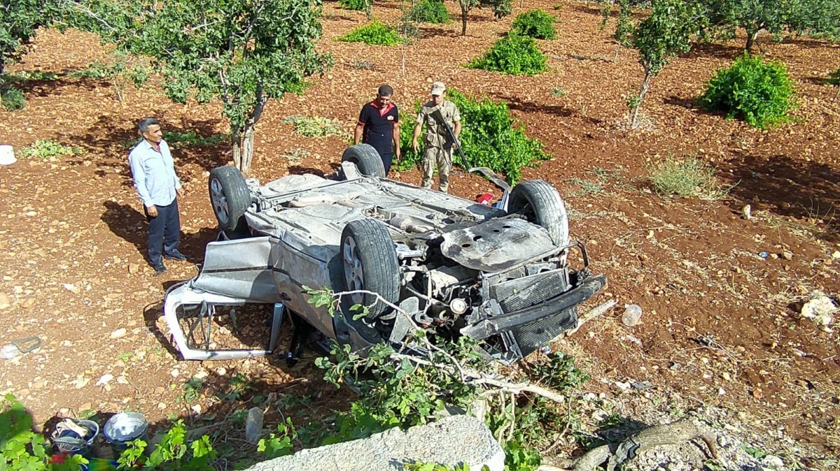 Otomobil şarampole devrildi: 4 yaralı 