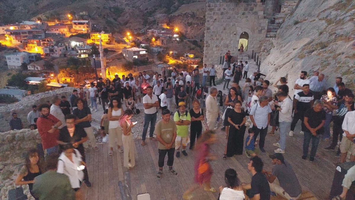 Kahta’da 1. Kommagene Bienal’i sanatseverlerle buluştu