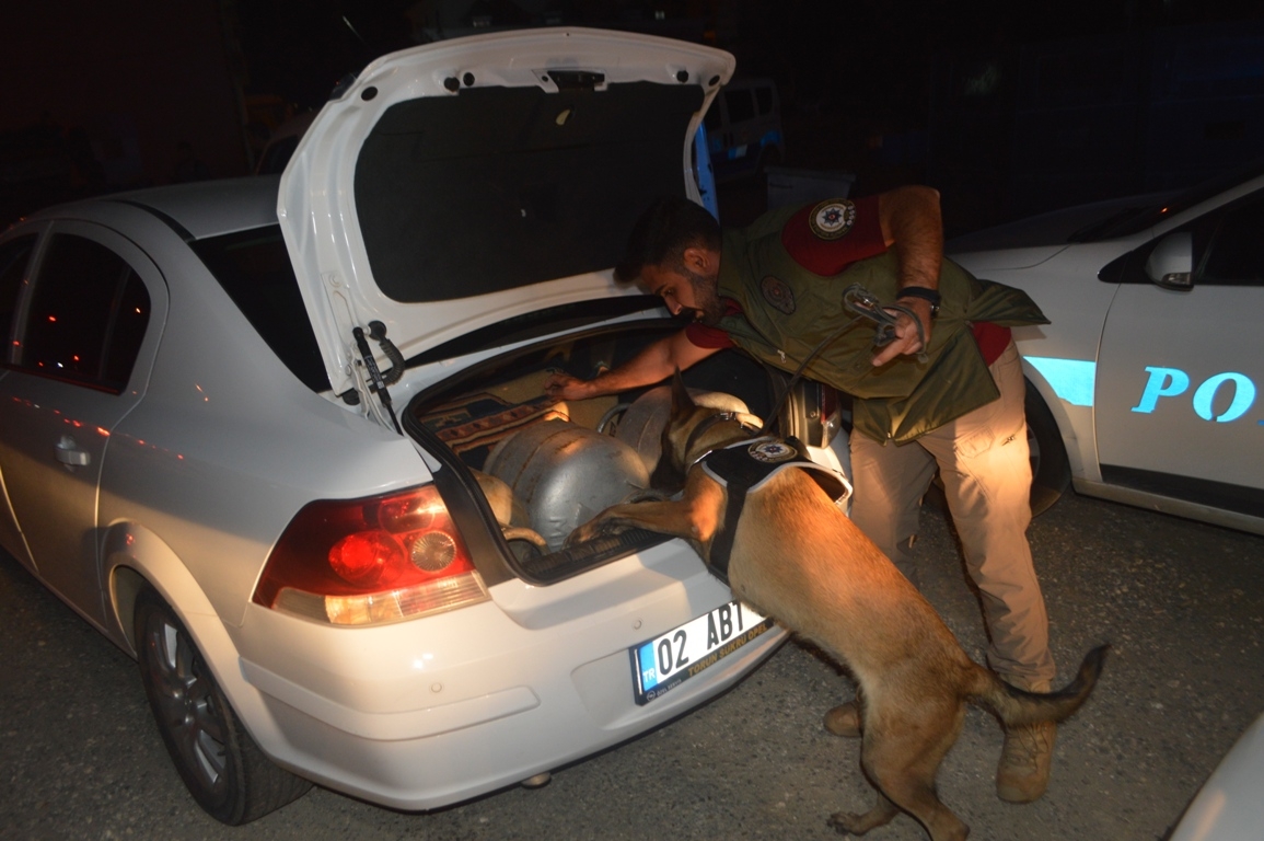Özel harekat destekli narkotik uygulaması: 3 gözaltı