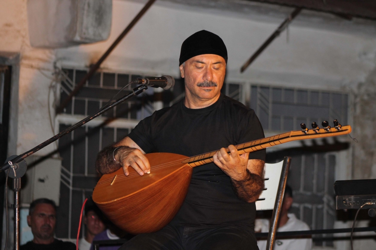 Hozan Beşir, Gerger'de izleyenlere unutulmaz bir gece yaşattı