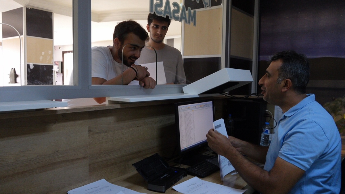 Adıyaman Belediyesi'nden, üniversiteyi kazanan gençlere destek - Videolu Haber