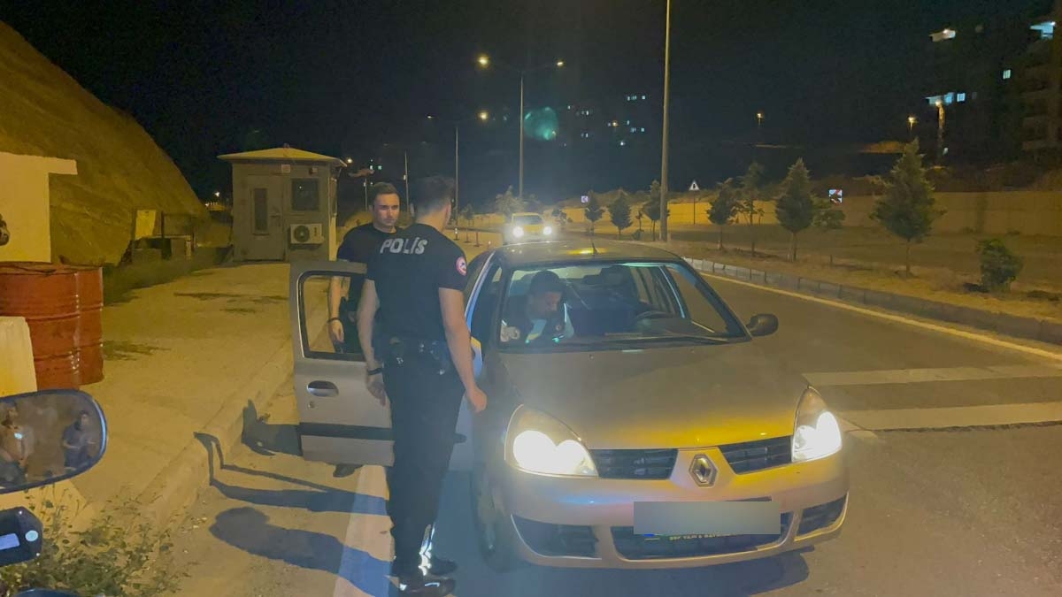 Besni’de uyuşturucuya 4 tutuklama