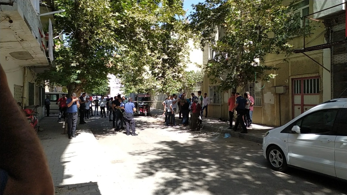 Kavgada tüfekten çıkan saçmaların isabet ettiği 2 kişi yaralandı - Videolu Haber