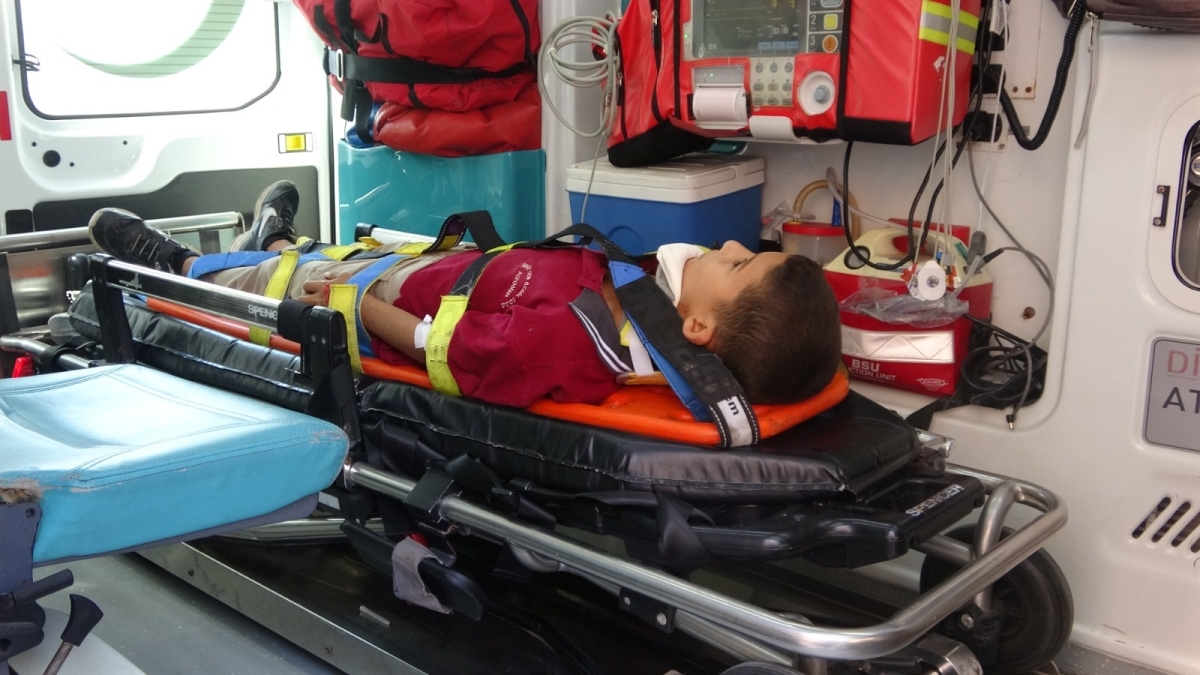 Motosiklet ile bisiklet çarpıştı: 2 yaralı
