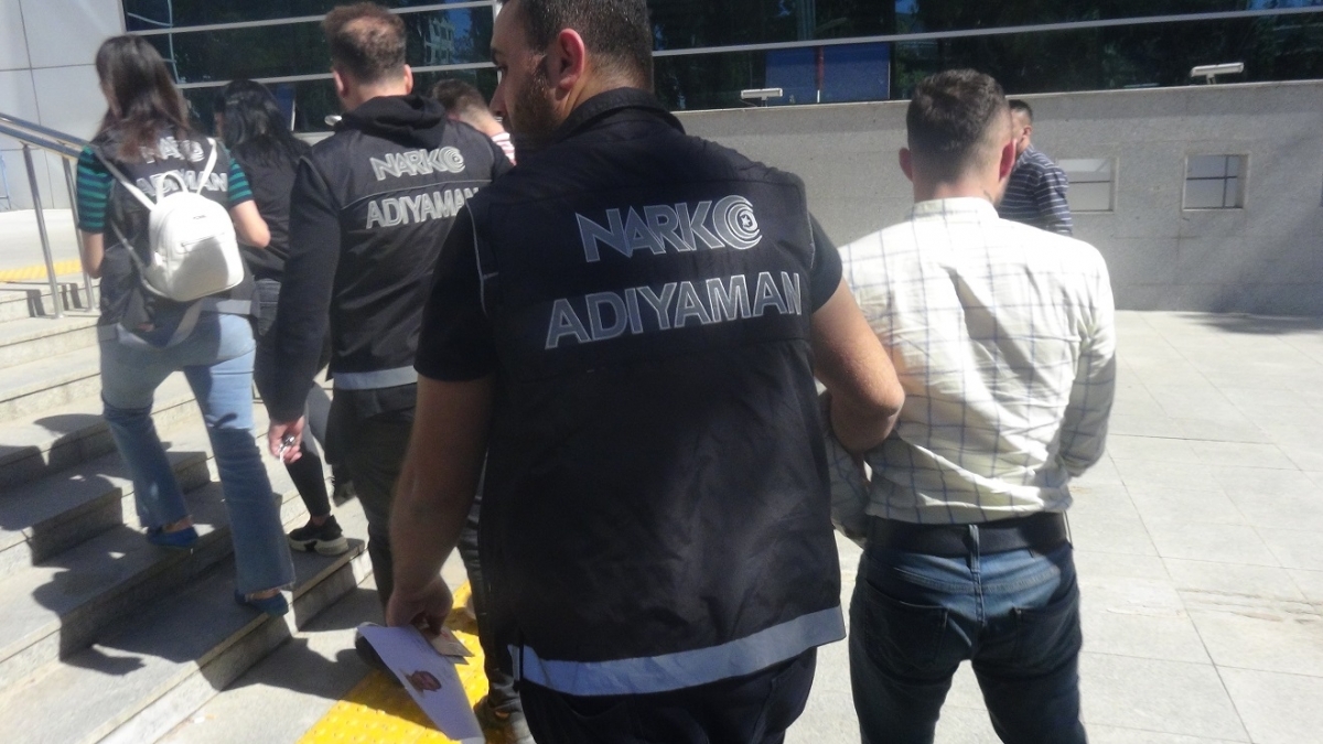 Adıyaman’da uyuşturucuya 2 tutuklama  - Videolu Haber