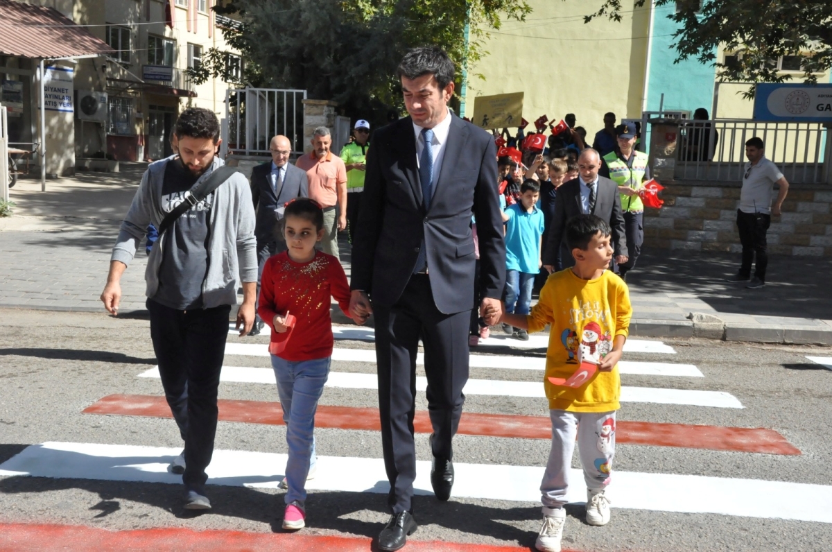 Gölbaşı'nda 'Önce Yaya' etkinliği düzenlendi