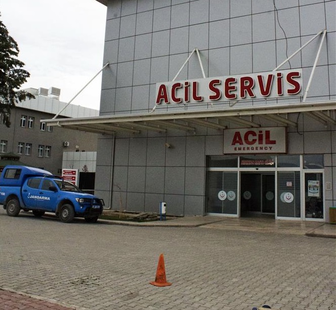 Tır'a arkadan çarpan otomobil sürücüsü yaralandı