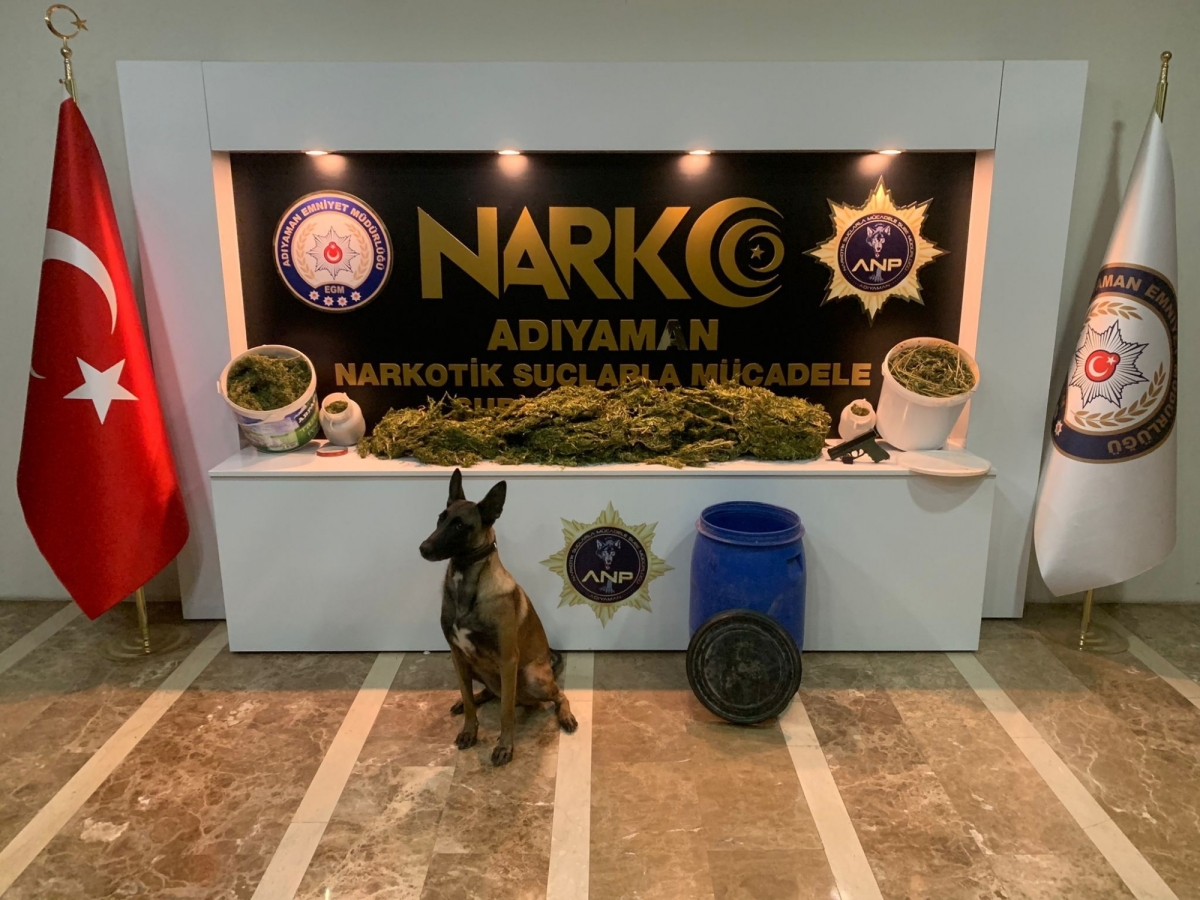 Adıyaman’da 8 kilo esrar maddesi ele geçirildi 1 gözaltı 