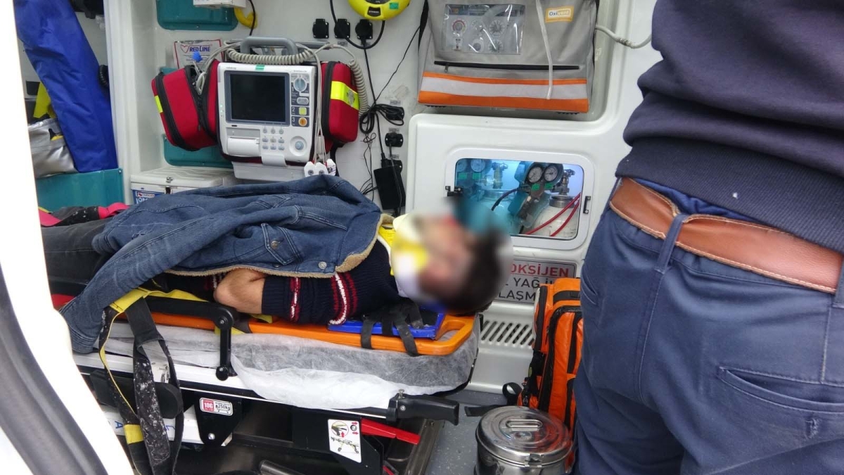 Motosikletin yaya çarpması sonucu 2 kişi yaralandı