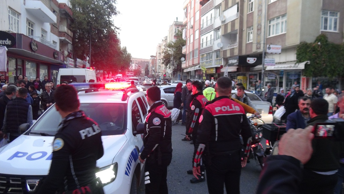Suriyeli grup arasında alacak verecek kavgası 4 gözaltı 