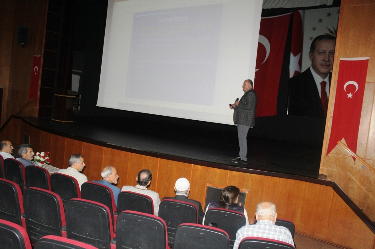 Kahta’da derneklere seminer verildi
