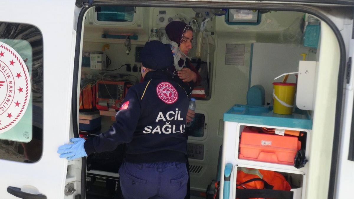 Adıyaman’da öğrenci servisi ile otomobil çarpıştı 2 yaralı 